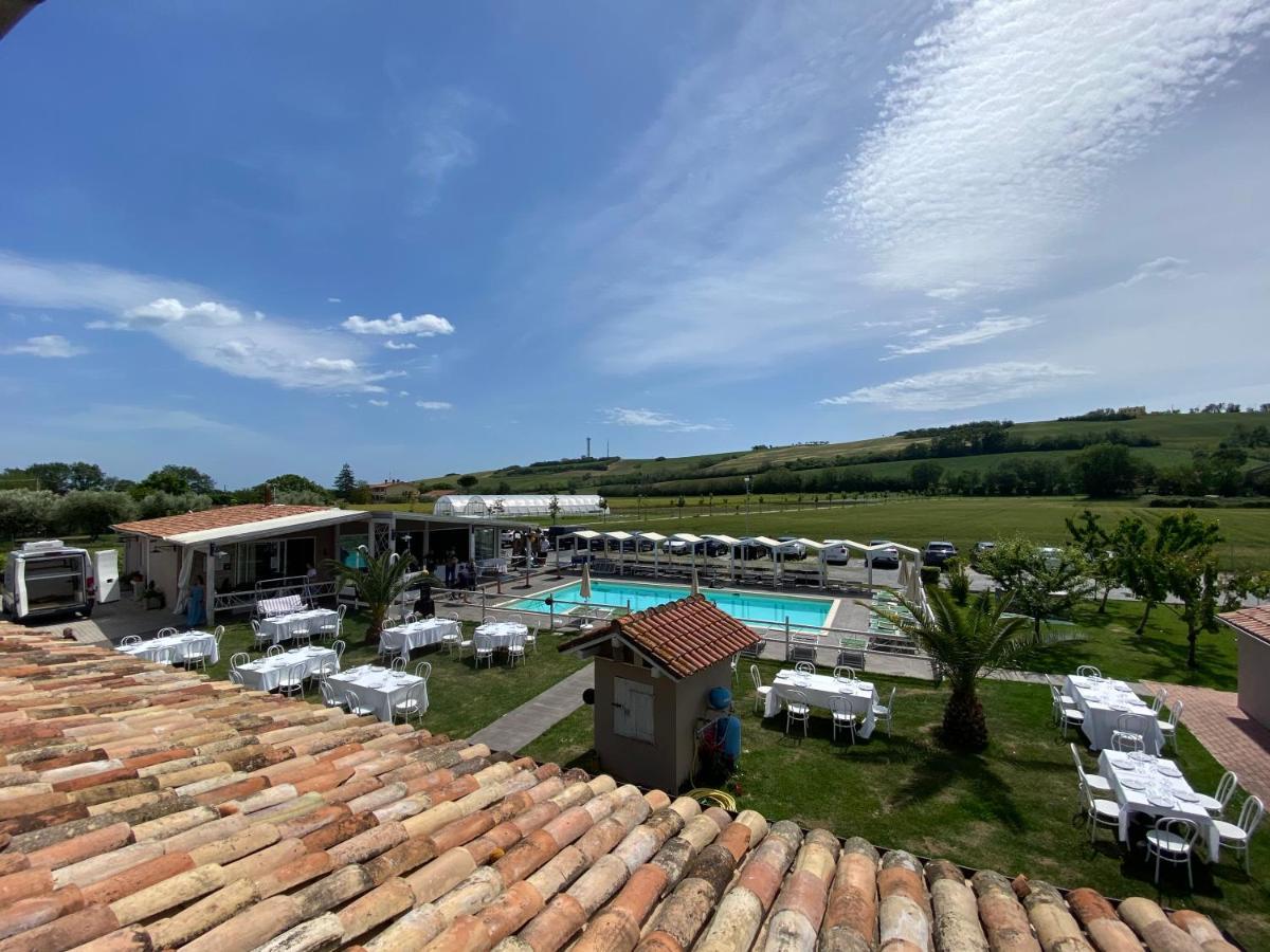 Quattro Stagioni Hotel Fano Bagian luar foto